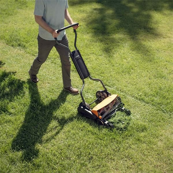 Fiskars StaySharp Max Reel Mower 610 mm Cutting Width Adjustable Height 20-100 mm