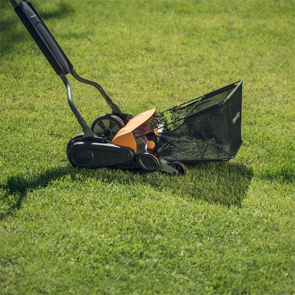 Fiskars StaySharp Max Reel Mower 610 mm Cutting Width Adjustable Height 20-100 mm