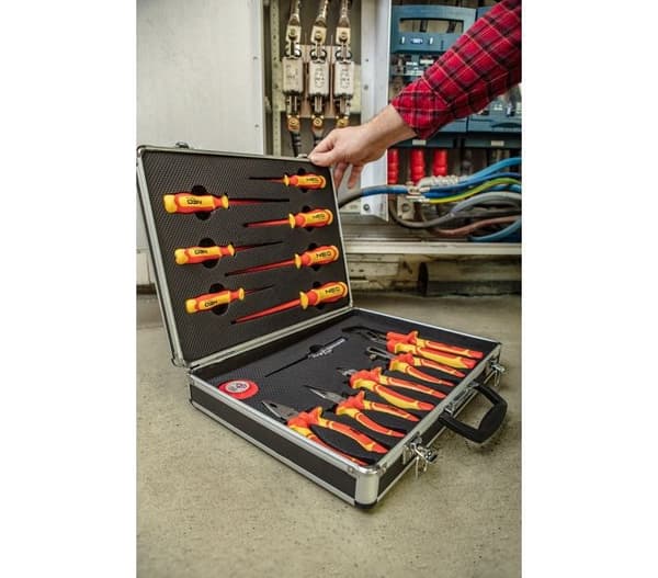 Pliers and Screwdrivers Set - 1000V - 7 Pieces