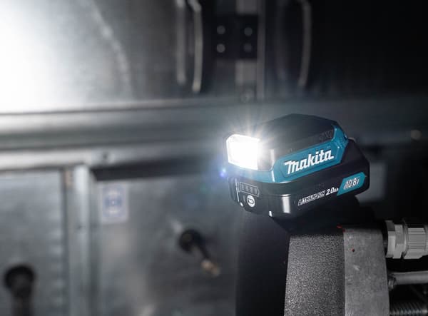 Makita ML103 Black Blue LED Flashlight 300lm - CXT