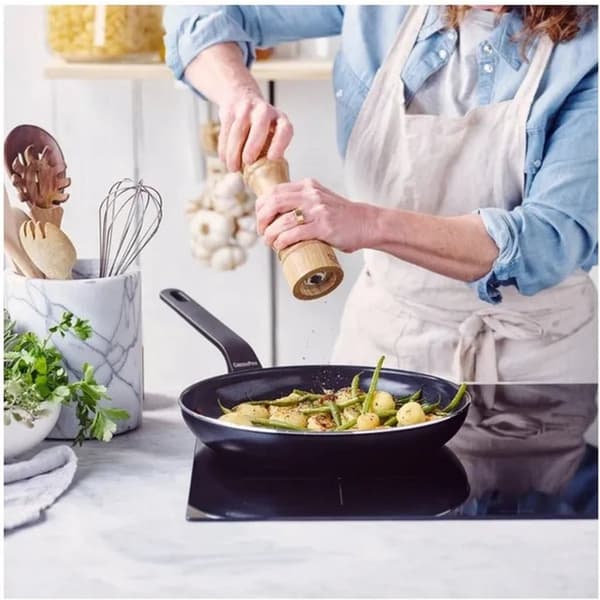 GreenPan Essence Frying Pan 28 cm Black