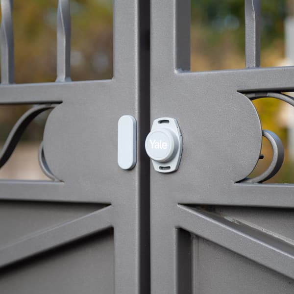 Yale Smart Gate Opener Wi-Fi Remote Control 05/102310/BW
