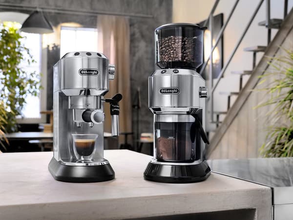 De'Longhi Dedica Style EC 685.M Espresso Machine 1.1L
