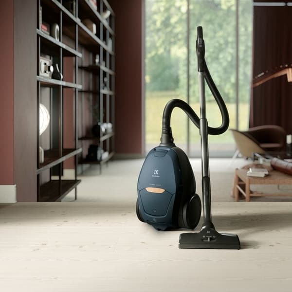 Electrolux Bagged Vacuum Cleaner 2100W Silence PD82-8DB