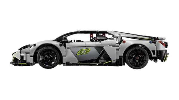LEGO TECHNIC Lamborghini Revuelto 42214