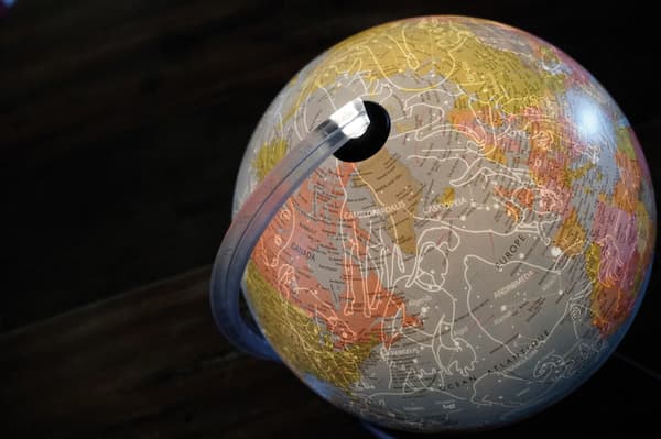 Atmosphere NR-0331H2ND-NL H24 Geographical Globe 30 cm Dutch Language