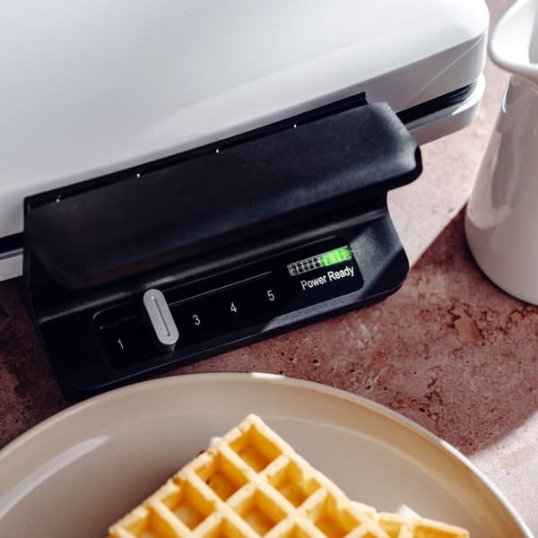 Adler Waffle Maker 1800W Non-Stick White AD 3085