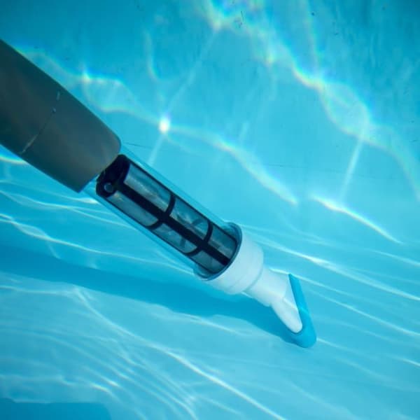 GRE Battery-Powered Pool Vacuum Cleaner - With Telescopic Handle