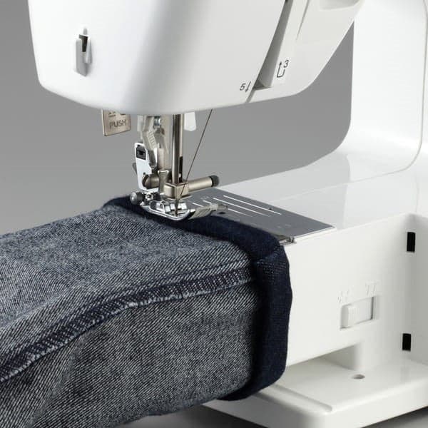 BROTHER Sewing Machine HF37