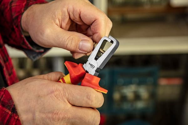 Pliers and Screwdrivers Set - 1000V - 7 Pieces