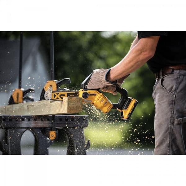 DEWALT DCMPS520N Cordless Pruning Saw - 20 cm Bar - 18 V 18-volt