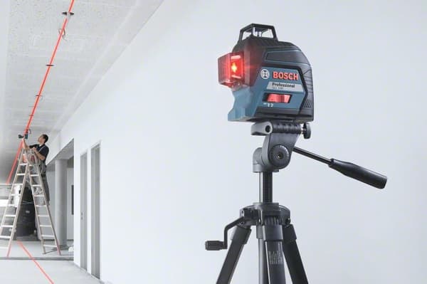 BOSCH GLL 3-80 Laser Level with Case