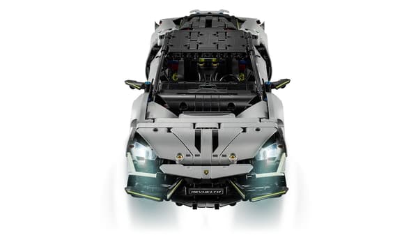 LEGO TECHNIC Lamborghini Revuelto 42214