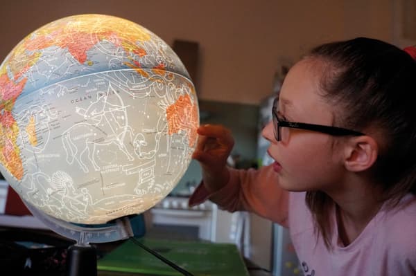 Atmosphere NR-0331H2ND-NL H24 Geographical Globe 30 cm Dutch Language