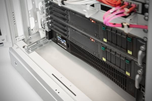 DIGITUS OnLine UPS 2000 VA/2000 W Rack 19" LCD