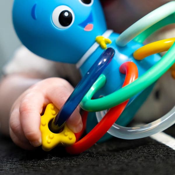BABY EINSTEIN OPUS Shake & Soothe Teething Rings Toy and Rattle 0 M+