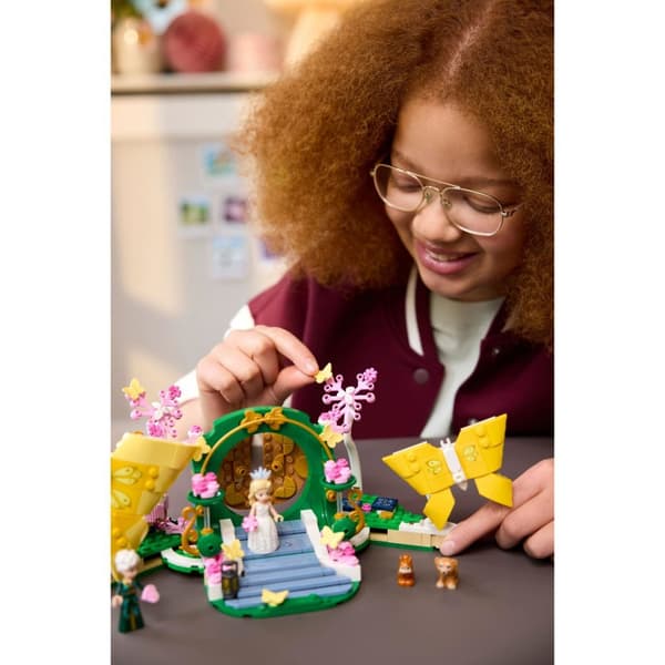 Lego Wicked 75688 Glinda's Wedding Day Building Set