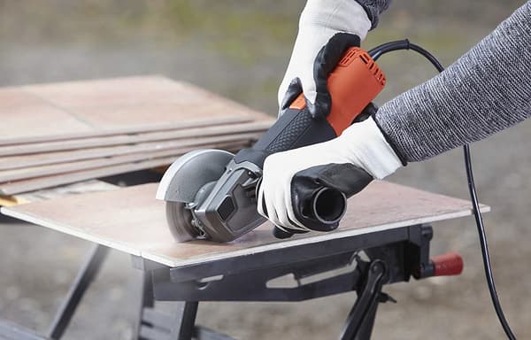 Angle Grinder - 900W - Protection Against Accidental Start - 3.2 kg - Advanced Leveling
