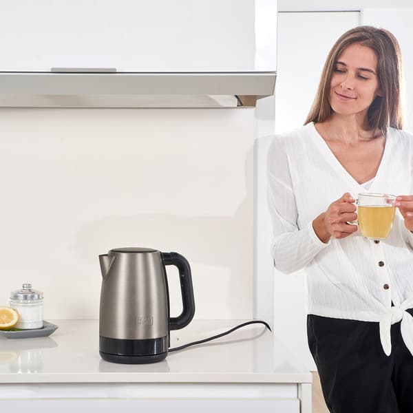 Black+Decker BXKE2201E Kettle - 2200W Stainless Steel
