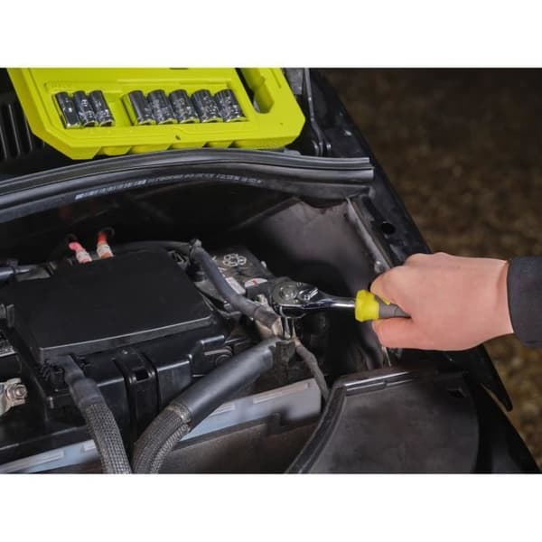 RYOBI 90-Tooth Wrench Set - 8 Sockets (8-15 mm) & Adapter - RHRS10PC