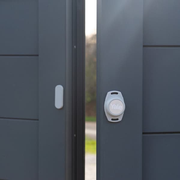 Yale Smart Gate Opener Wi-Fi Remote Control 05/102310/BW