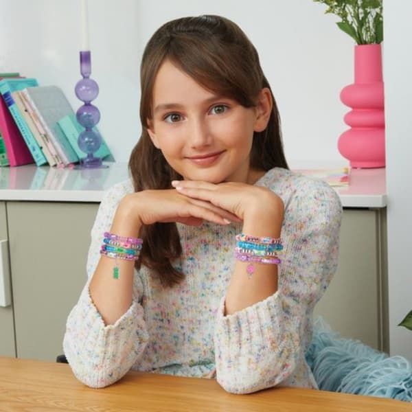 Make It Real Shrink Magic Candy Store Kit - Create Up to 20 Bracelets with Charms