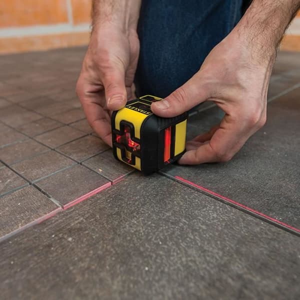 STANLEY Cross 90 Laser Level + Square STHT77502-1 - Red