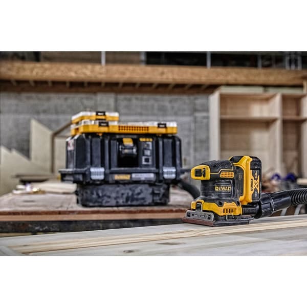 DeWALT DCW200N-XJ Cordless Palm Sander 18V