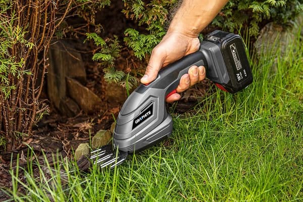 GRAPHITE Hedge Trimmer 18V 2Ah 58GE119