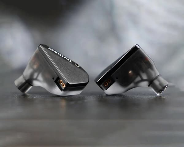 Hexa IEM Kuulokkeet