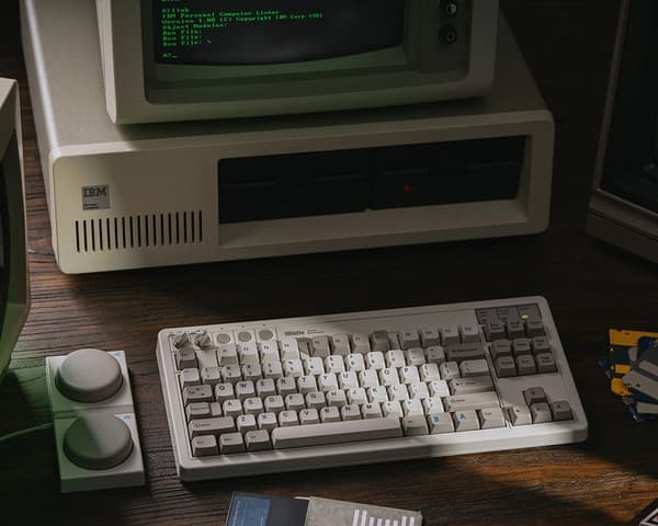 Retro Mechanical Keyboard - Langaton Näppäimistö ANSI - M Edition