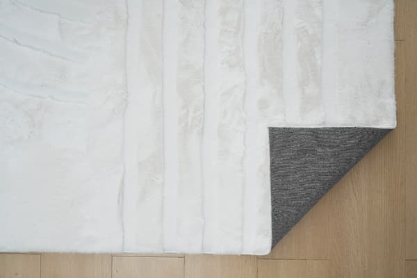 Rabbit Soho Offwhite Pelsmåtte 240x340 cm