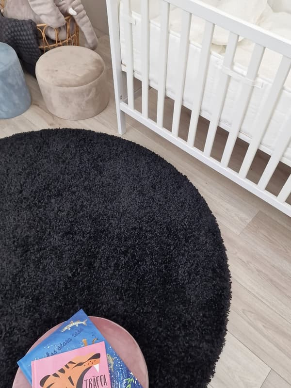 Komon Sort Rund 160 cm Ryemåtte