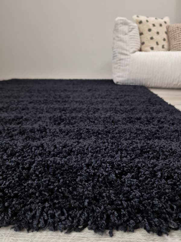 Komon Sort Ryatæppe 240x340 cm - Elegant og Holdbart