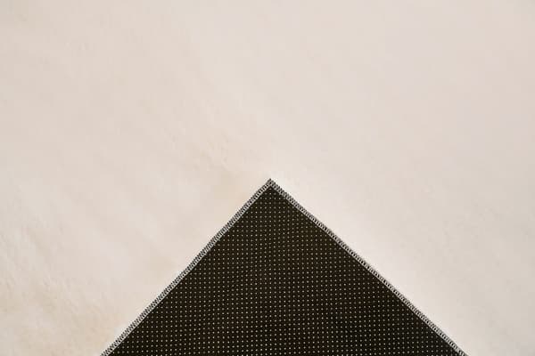 Rabbit Eco Offwhite Kvadrat Pelsmåtte 240 cm