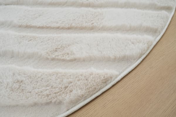 Rabbit Soho Lysbeige Rund 120 cm Pelsmåtte