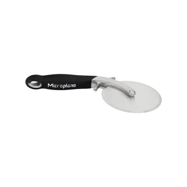 Microplane Pizzaskärare Pro med degsticka - Svart