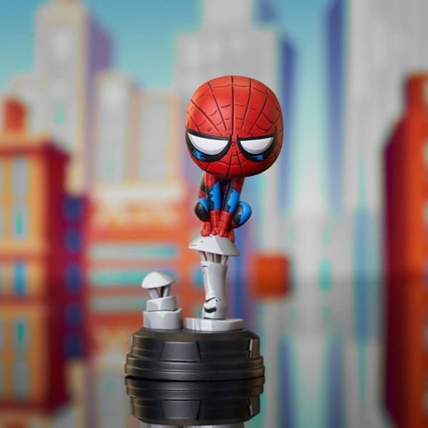 Diamond Select - Marvel Animated - Statuett Spider-Man på skorstenen 15 cm