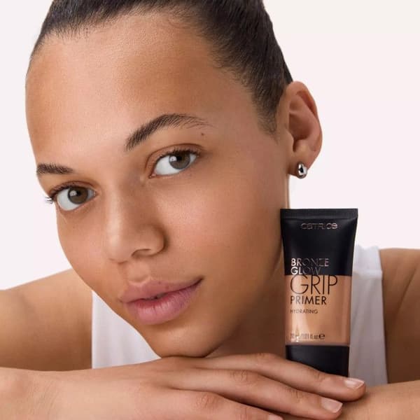 Catrice - Gelé Bronze Glow Fixer Foundation -