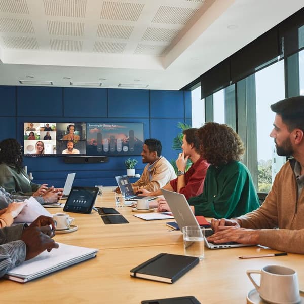 POLY Studio X72 Video Bar 4K AllInOne med TC10 Controller för Videokonferens
