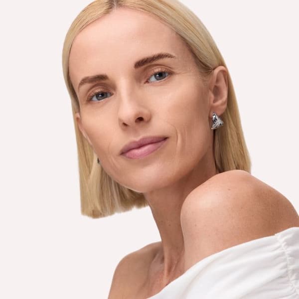Catrice - Micro Blade Vattenfast Ögonbrynspenna - 10 Mjuk Blont