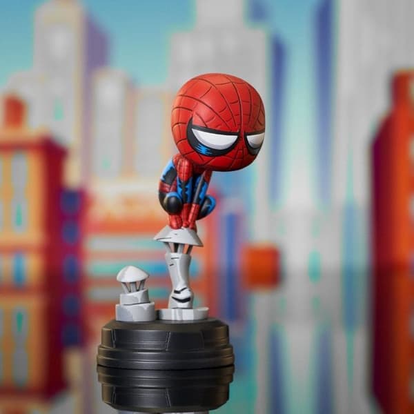 Diamond Select - Marvel Animated - Statuett Spider-Man på skorstenen 15 cm