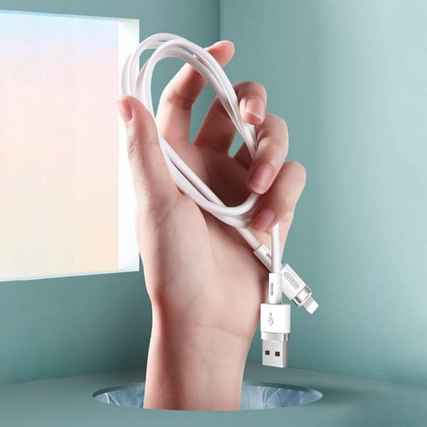 USB Lightning-kabel 2,4 A 1,2 m svart för iPhone