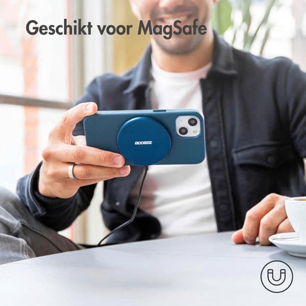 Accezz Leather Backcover with MagSafe for iPhone 14 Max - Dark blue