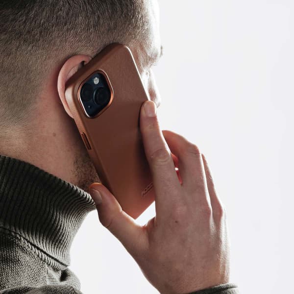 Accezz Läder Baksida MagSafe för Apple iPhone 13 Pro - Sienna Brown