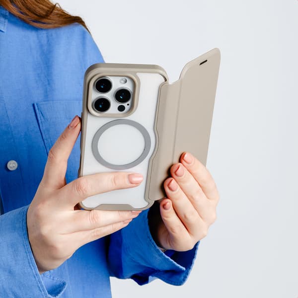 Transparent bookcase med MagSafe til Apple iPhone 17 - Beige