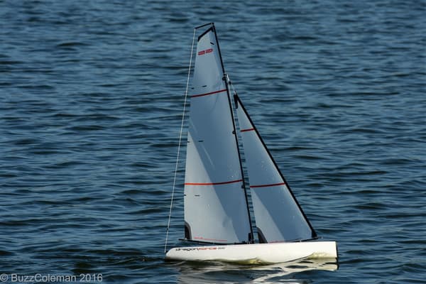 Joysway Dragon Force 65 V8 - Seilbåt RTR