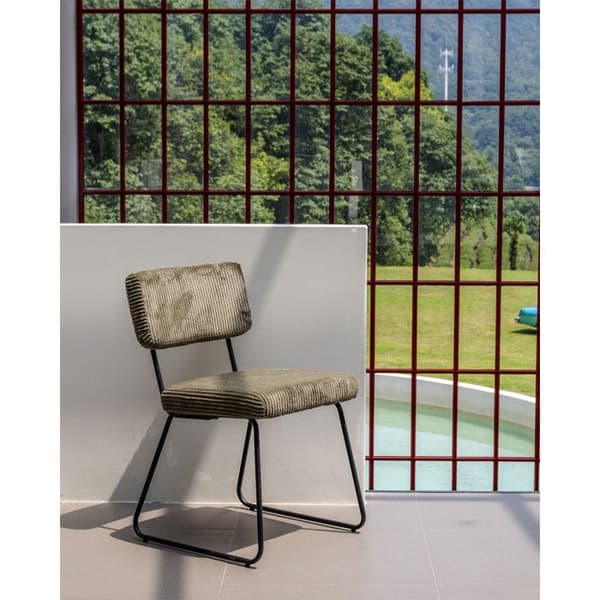 Set med 2 stolar Design MATYS i grönt ribbat sammet