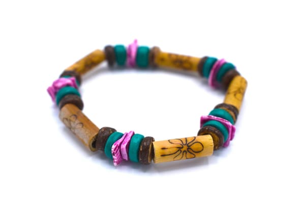 Pärlarmband i olika färger