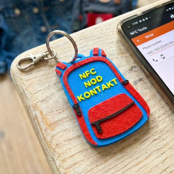 NFC-brikke for nødkontakter | Nøkkelring til skolesekk for barn